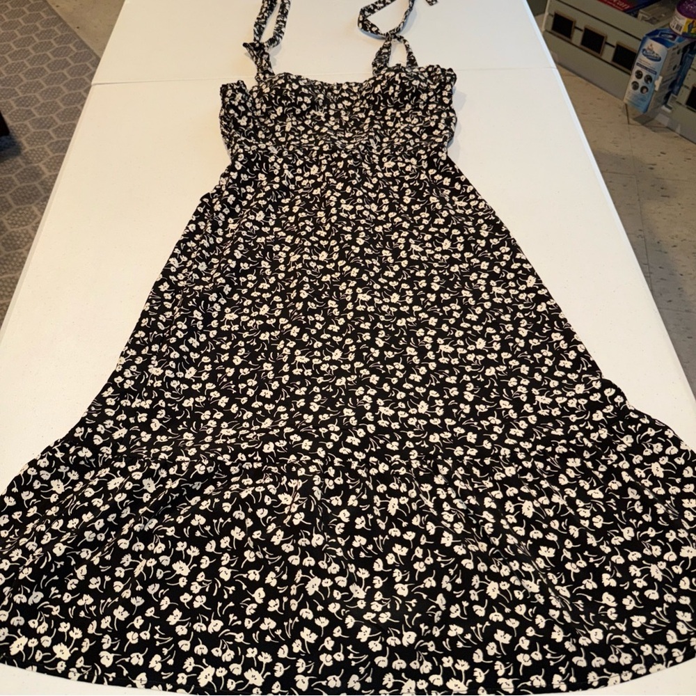 Lily Sky Black Floral‎ Smocked Tie Strap Midi Dress A5082U54B16 Small